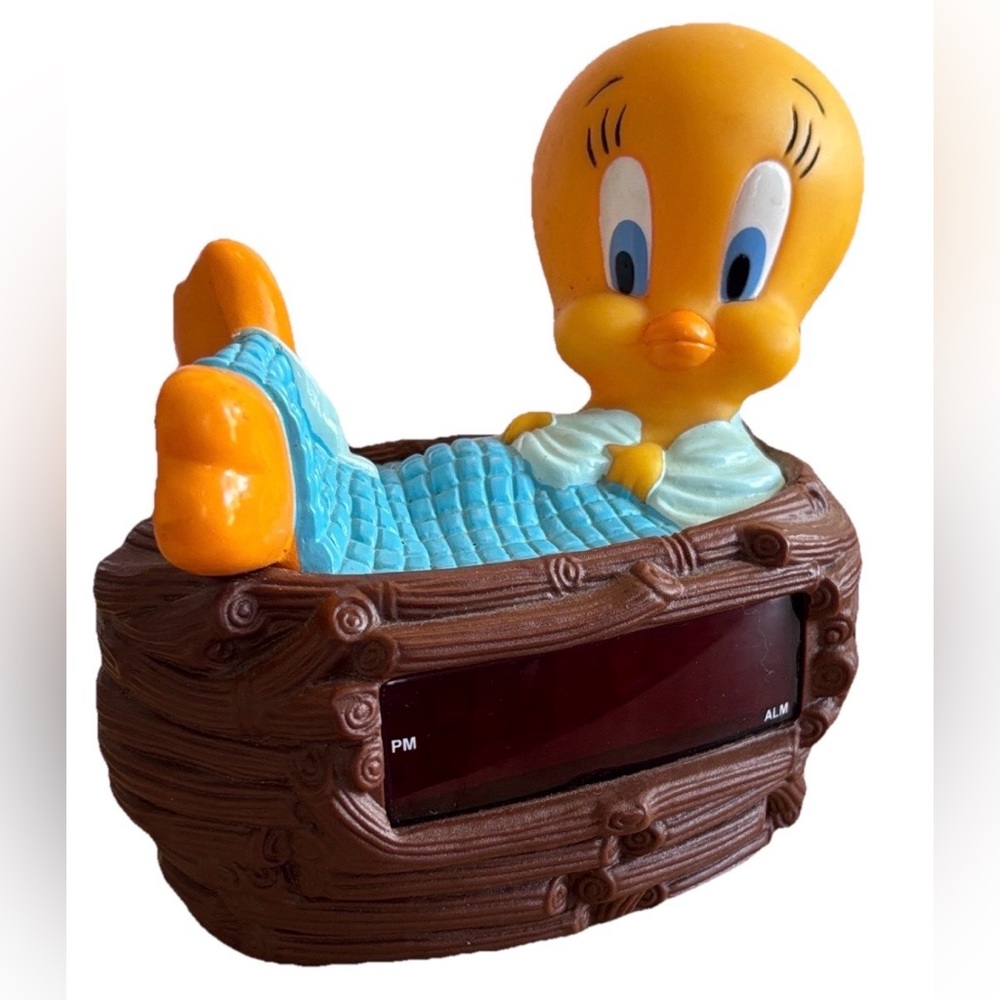 Tweety Bird Bed Nest Alarm Clock Model # 32402 Warner Bros Works Vintage 1996